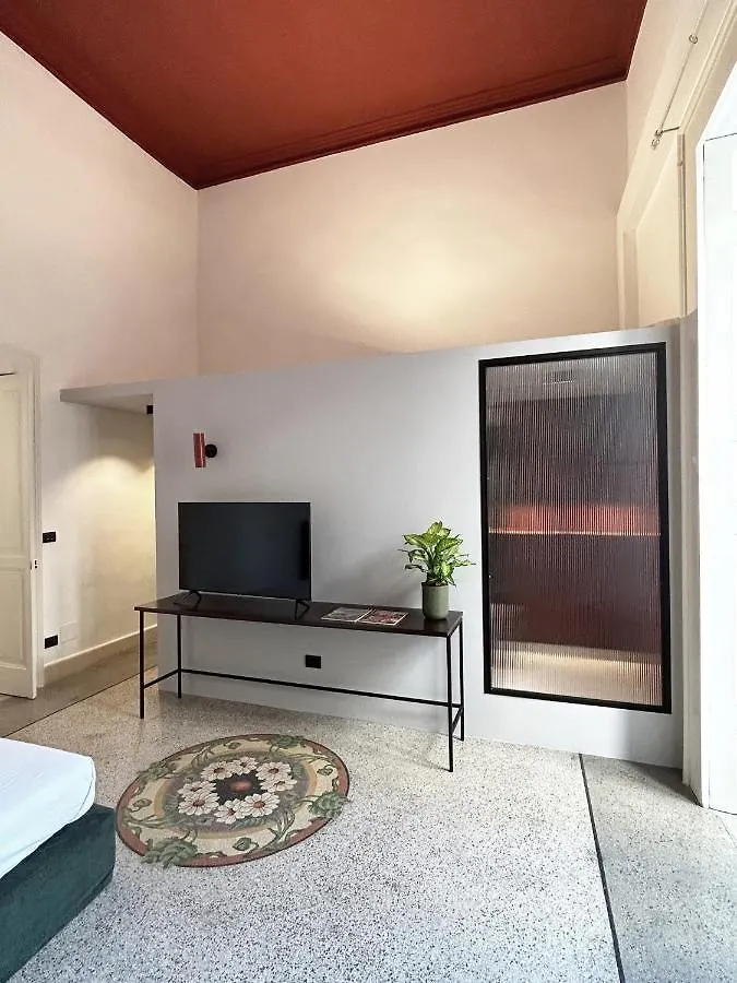 Roiss Haus Suites Λέτσε 0*,