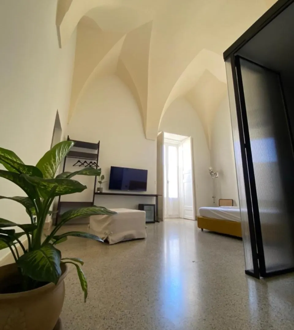 Roiss Haus Suites Λέτσε 0*,